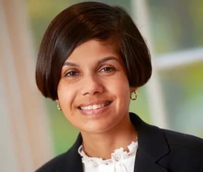 Portrait of Professor Suzanne Rab